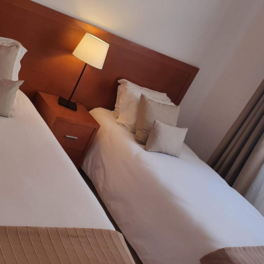 Apartamentos Cabrita Olhos de Agua  Luaran gambar