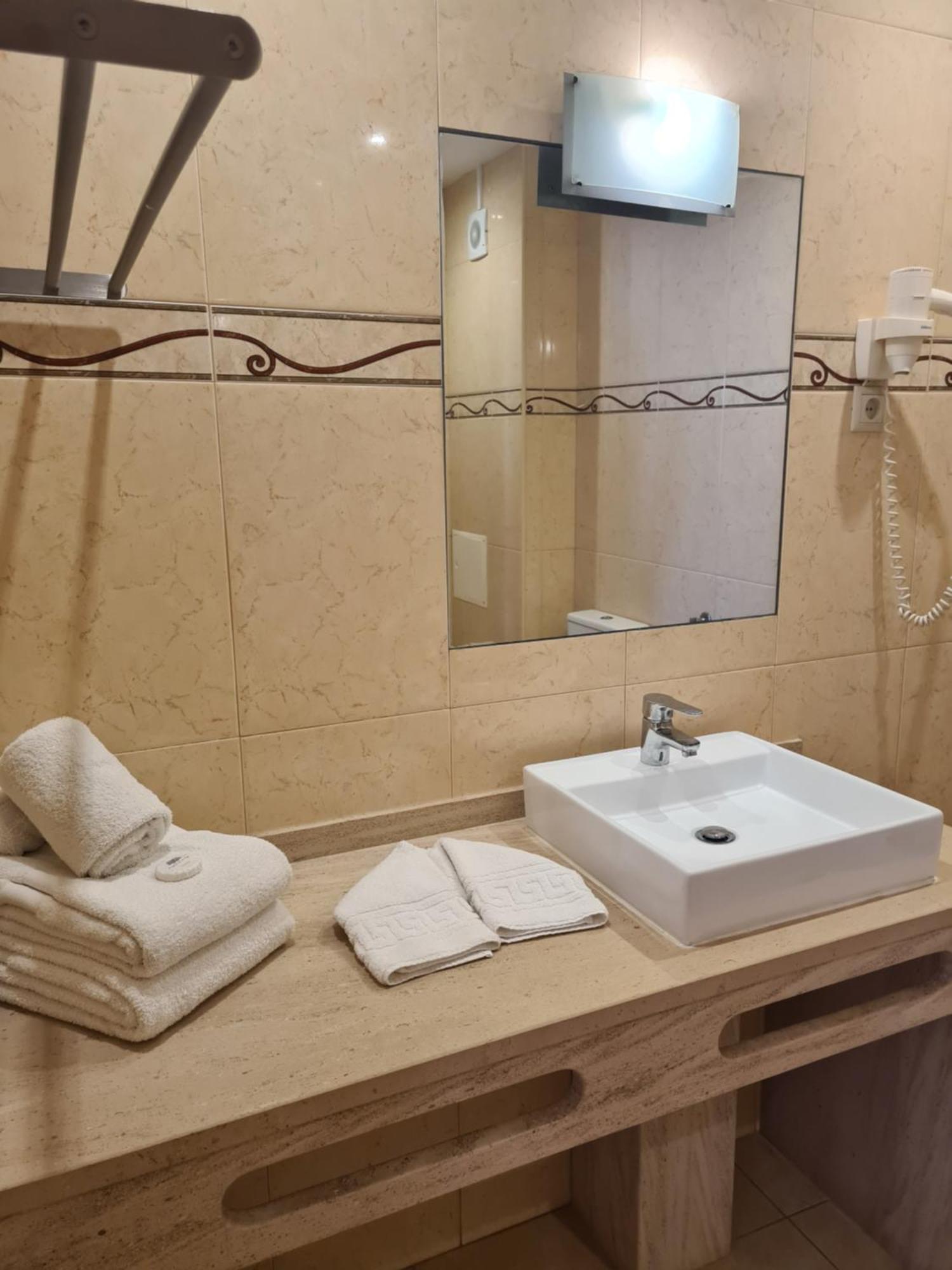 Apartamentos Cabrita Olhos de Agua  Luaran gambar