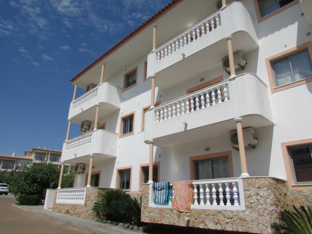 Apartamentos Cabrita Olhos de Agua  Luaran gambar
