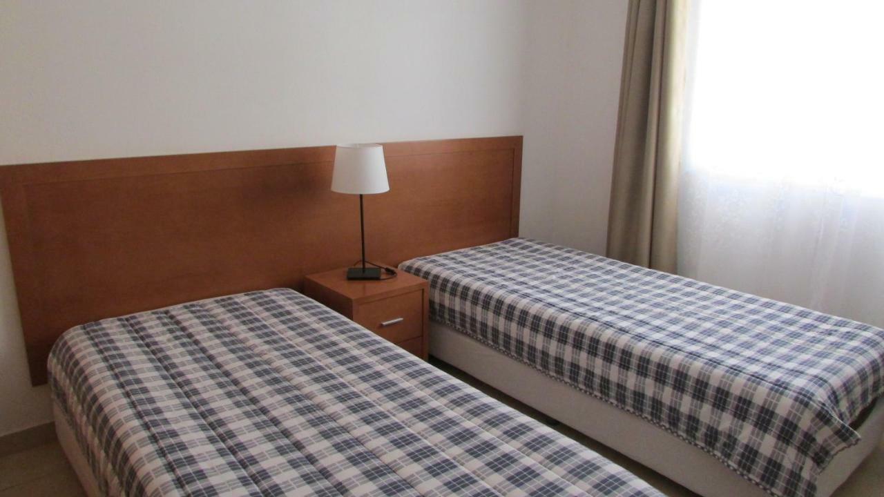 Apartamentos Cabrita Olhos de Agua  Luaran gambar